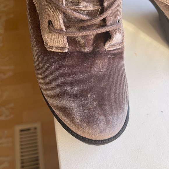 Heeled combat boots. - Picture 7 of 8